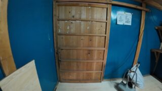 築100年の蔵DIY|開けにくかった引き戸から、吊り戸へ。